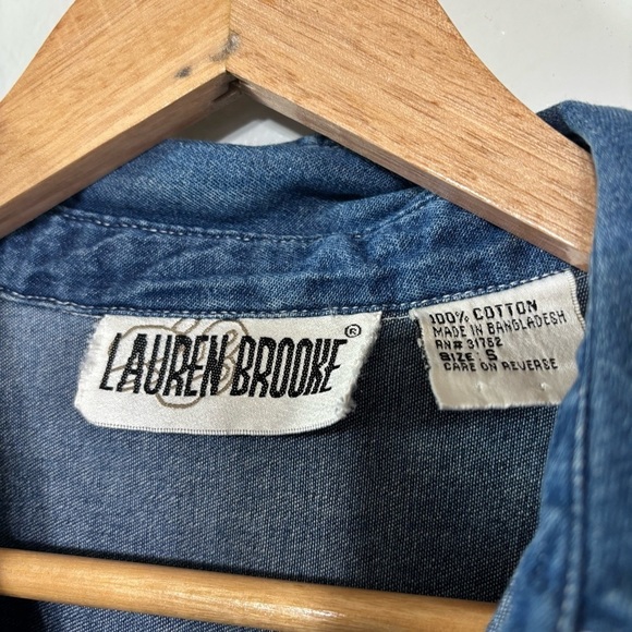 Vintage Lauren Brooks Boho Floral Embroidered Denim Button Down Top Size S - Picture 4 of 6